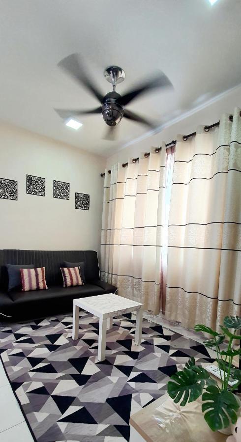 Leezahomestay Bayan Lepas Esterno foto