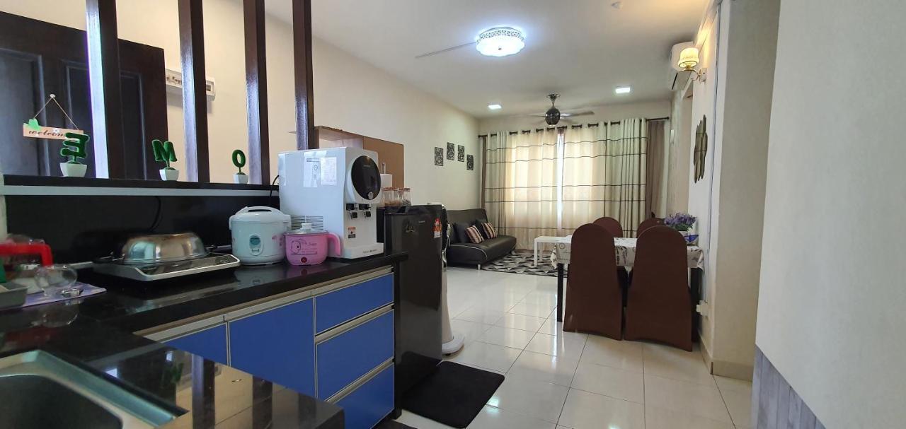 Leezahomestay Bayan Lepas Esterno foto